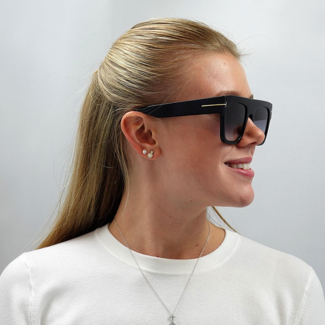 Tom Ford Sunglasses Renee FT0847 01B Shiny Black Grey Smoke Gradient