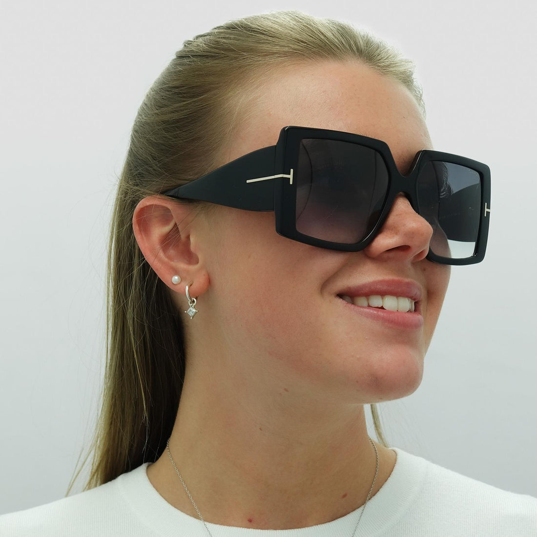 Tom Ford Sunglasses Quinn FT0790 01B Shiny Black Grey Smoke Gradient