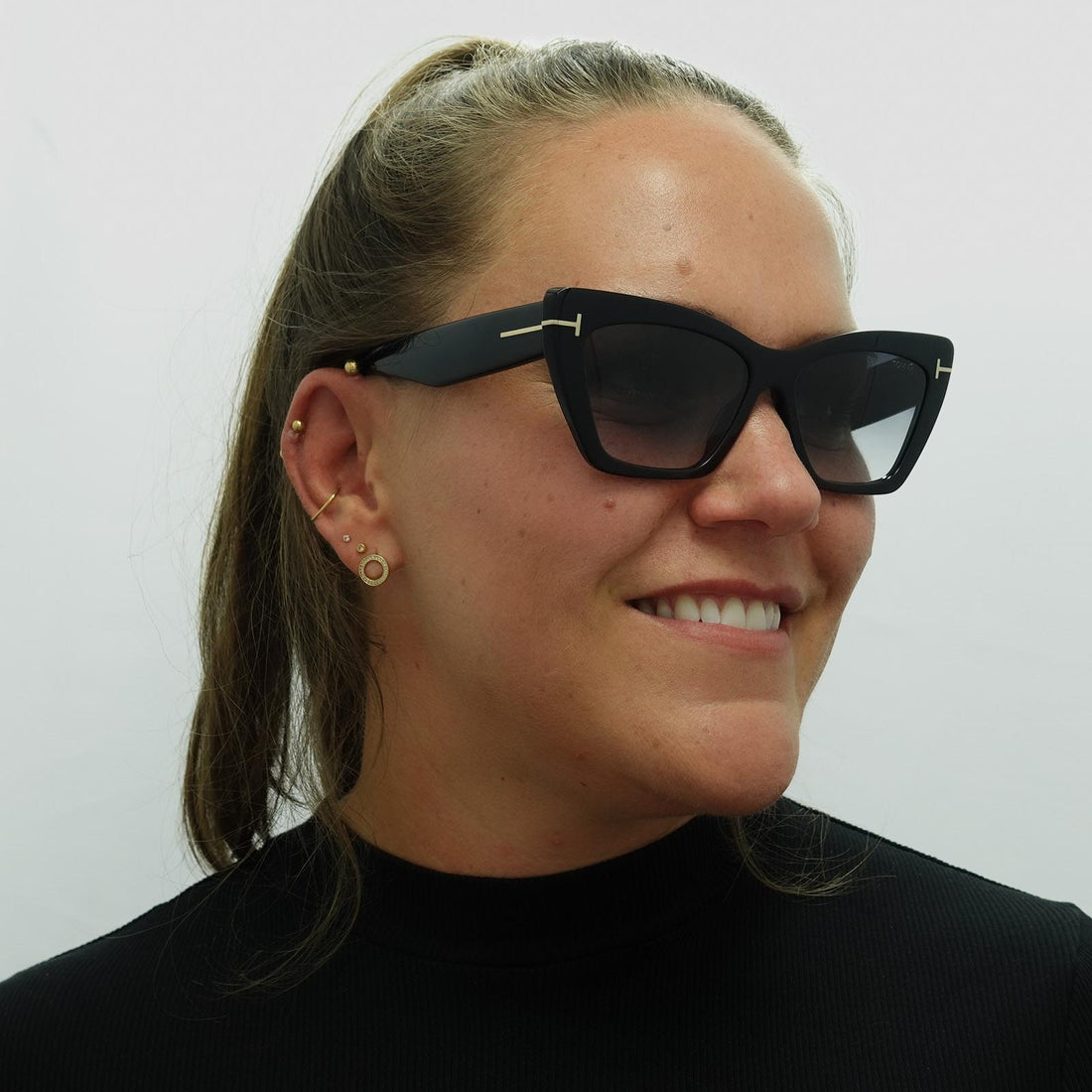 Tom Ford Sunglasses Wyatt FT0871 01B Shiny Black Grey Smoke Gradient