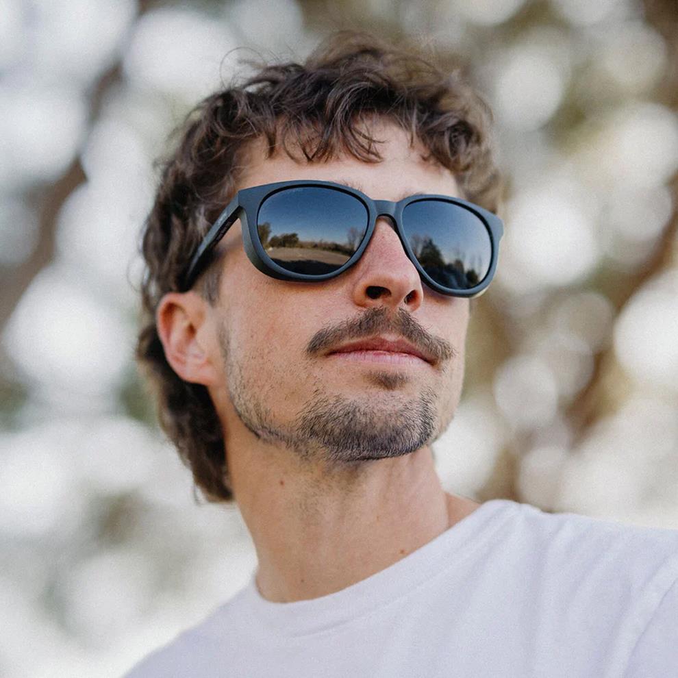Smith Sunglasses Seeker 003 6N Matte Black ChromaPop Polarized Black