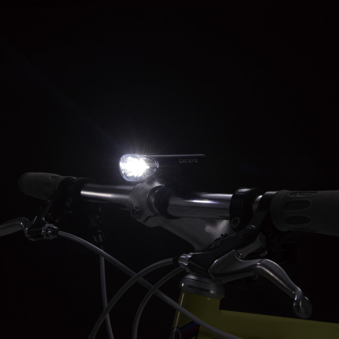 CatEye EL-135 Omni 5 Piece Bike Light Set 30 Lumen Front Rear AAA Battery