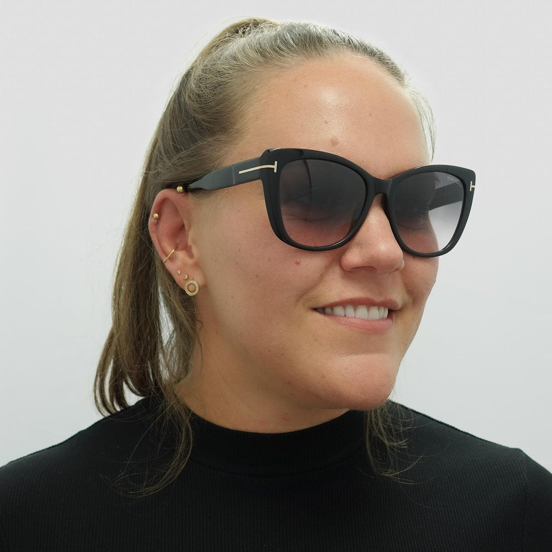 Tom Ford Sunglasses FT0937 Nora 01B Shiny Black Smoke Gradient